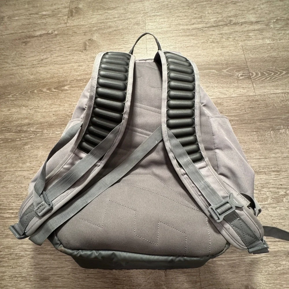 Nike Hoops Elite Max Air Team 2.0 Backpack Gray Quad Zip Basketball Bag Outdoor
